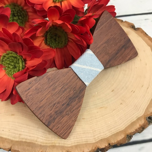 Rough-Hewn Gentleman Wooden Butterfly Bow Tie - Picture 3 of 8